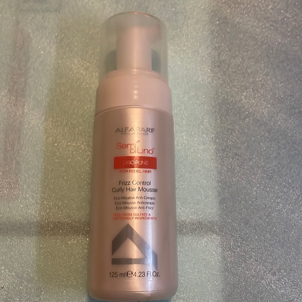 Frizz control mousse